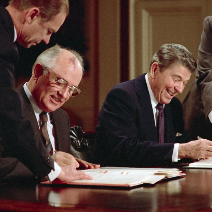 Soviet leader Mikhail Gorbachev and U.S. president Ronald Reagan sign the INF Treaty at the White House in 1987 - source: State Department